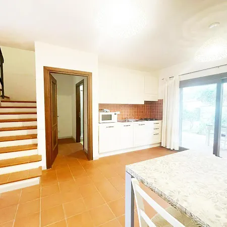 Pgs Immobiliare Srls Guardioli Bouganville A Schiera Con Terrazza Attrezzata E Posto Auto Privato La Maddalena (Sassari)