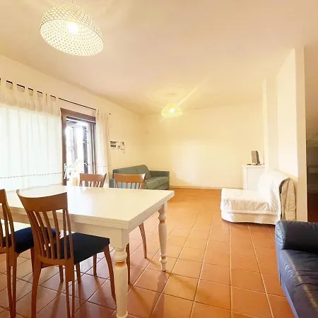Pgs Immobiliare Srls Guardioli Bouganville A Schiera Con Terrazza Attrezzata E Posto Auto Privato * La Maddalena (Sassari)