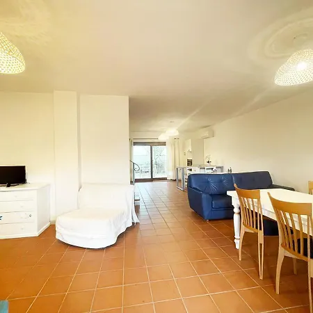 Pgs Immobiliare Srls Guardioli Bouganville A Schiera Con Terrazza Attrezzata E Posto Auto Privato La Maddalena (Sassari)