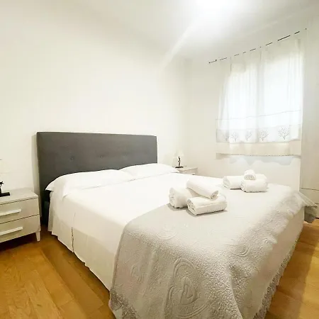 Pgs Immobiliare Srls Guardioli Bouganville A Schiera Con Terrazza Attrezzata E Posto Auto Privato * La Maddalena (Sassari)