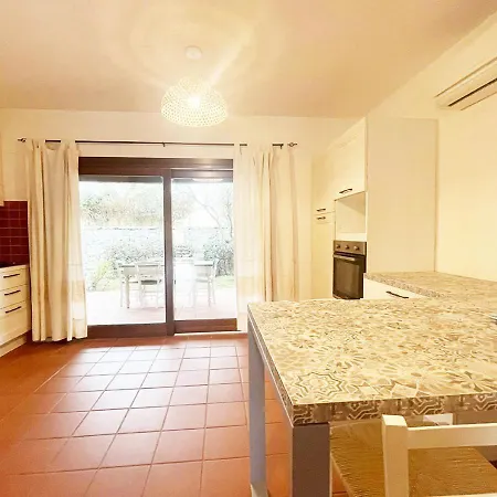 Pgs Immobiliare Srls Guardioli Bouganville A Schiera Con Terrazza Attrezzata E Posto Auto Privato Appartement La Maddalena (Sassari)