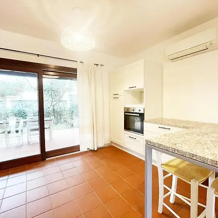 Appartement Pgs Immobiliare Srls Guardioli Bouganville A Schiera Con Terrazza Attrezzata E Posto Auto Privato *